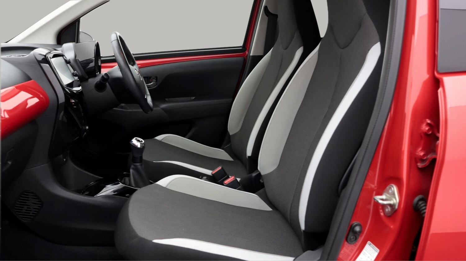 Used Toyota AYGO 2018 for sale - 77840060: Photo 14