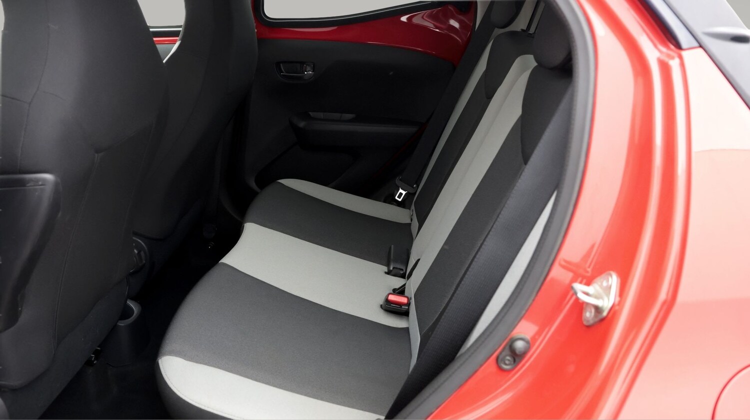 Used Toyota AYGO 2018 for sale - 77840060: Photo 16