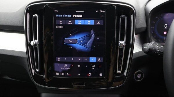 Used Volvo XC40 2023 for sale - 75351125: Photo 13