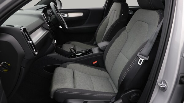 Used Volvo XC40 2023 for sale - 75351125: Photo 17