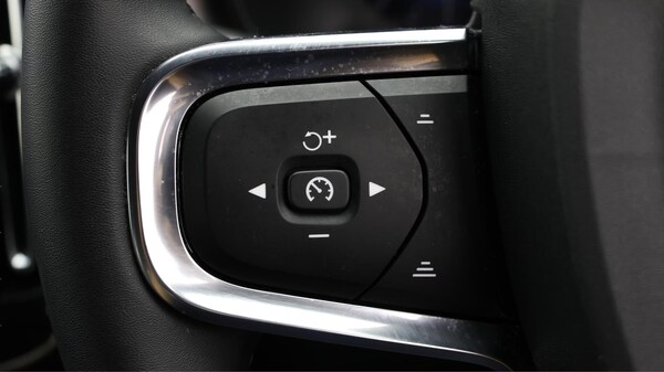 Used Volvo XC40 2023 for sale - 75351125: Photo 35