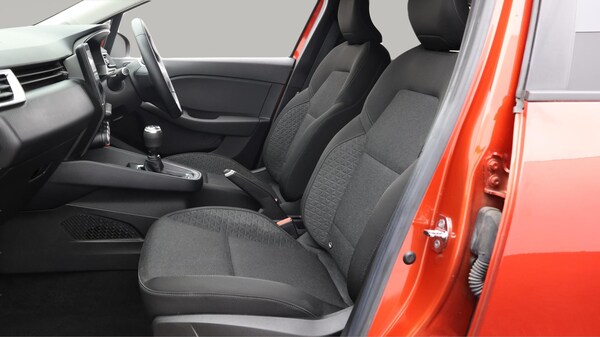 Used Renault Clio 2021 for sale - 76099548: Photo 15