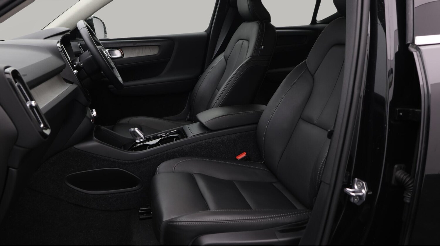 Used Volvo XC40 2021 for sale - 76522207: Photo 15