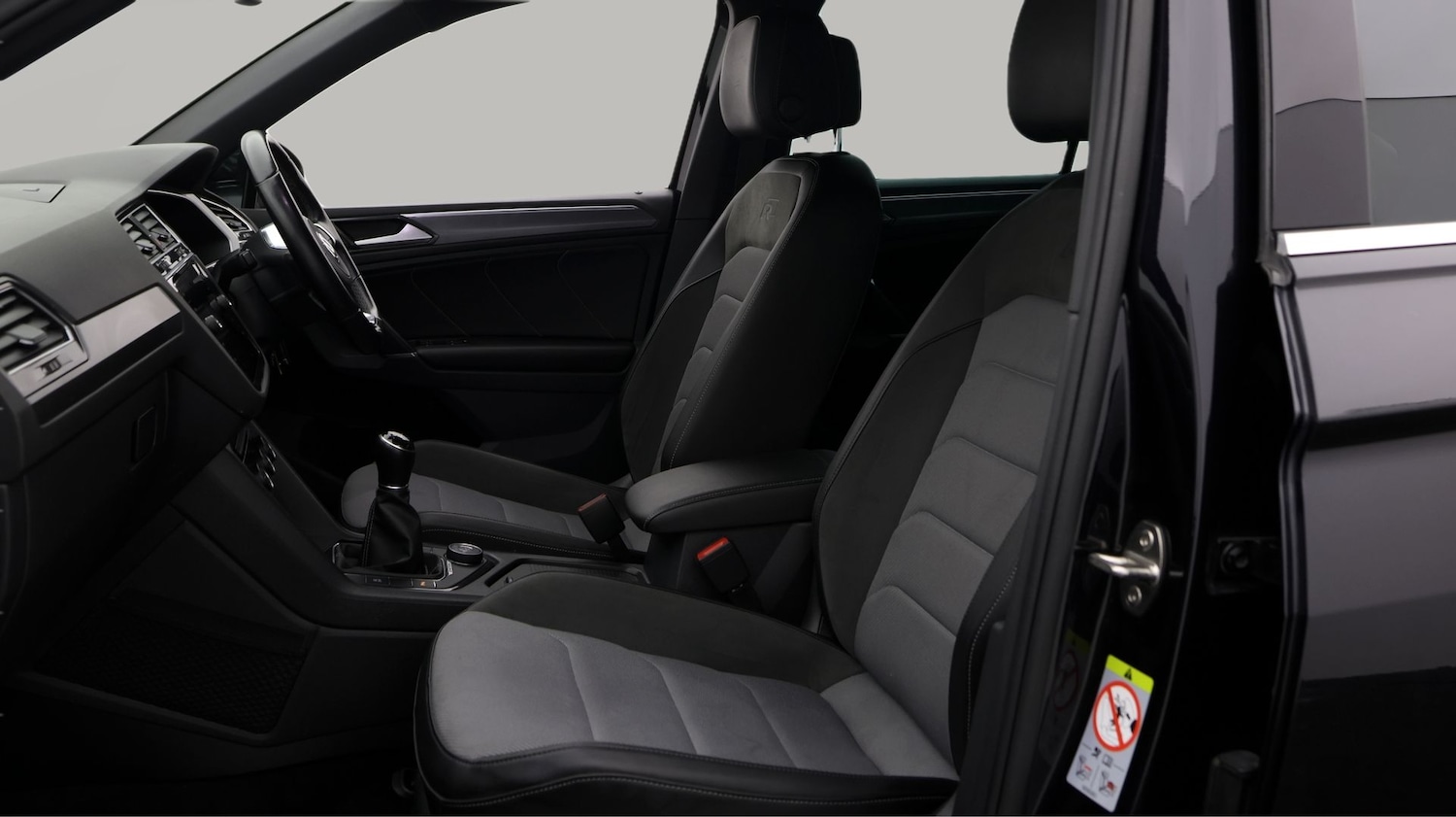 Used Volkswagen Tiguan 2017 for sale - 77341112: Photo 14