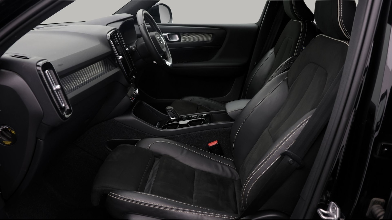 Used Volvo XC40 2021 for sale - 78099001: Photo 14