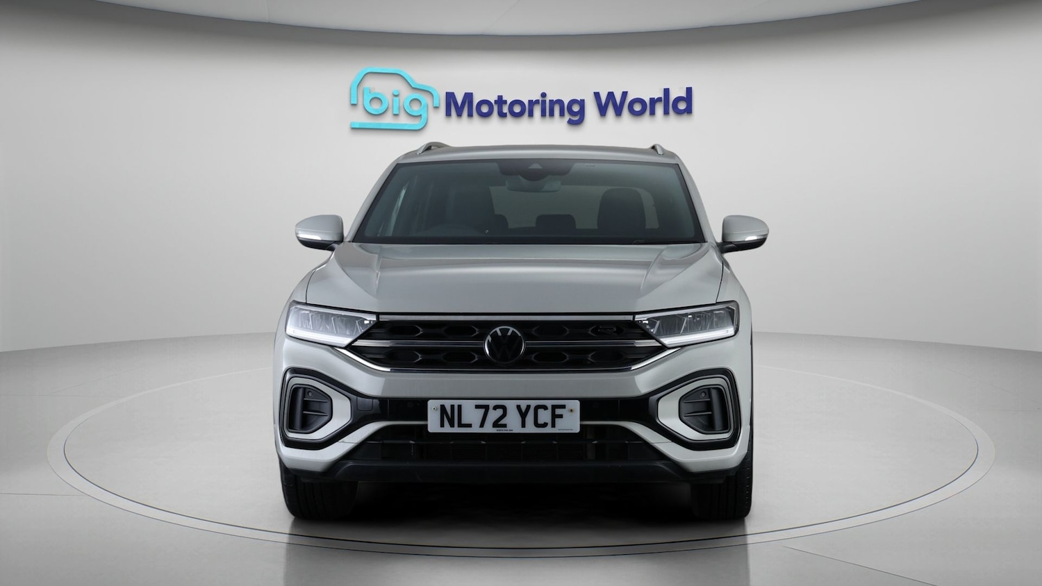 Used Volkswagen T-Roc 2023 for sale - 77675880: Photo 2