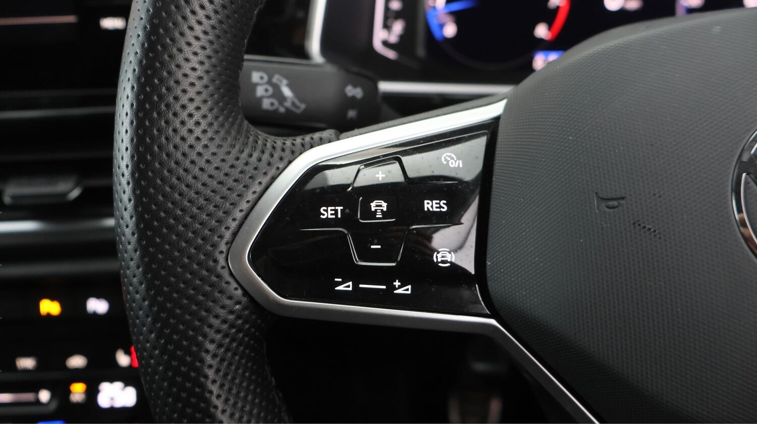 Used Volkswagen T-Roc 2023 for sale - 77675880: Photo 21