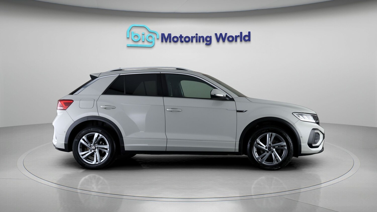 Used Volkswagen T-Roc 2023 for sale - 77675880: Photo 8