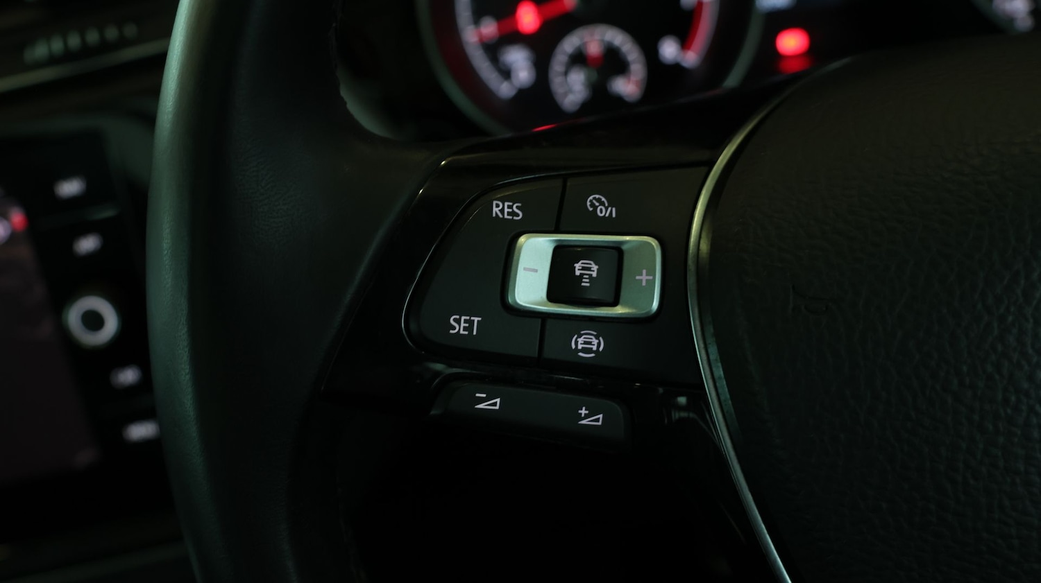 Used Volkswagen Touran 2021 for sale - 77643537: Photo 22