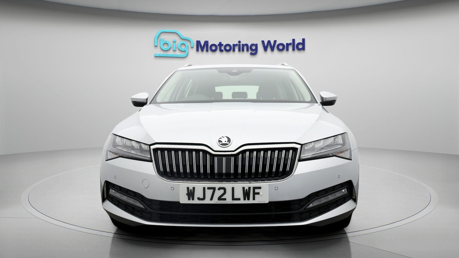 Used Skoda Superb 2023 for sale - 77722488: Photo 2