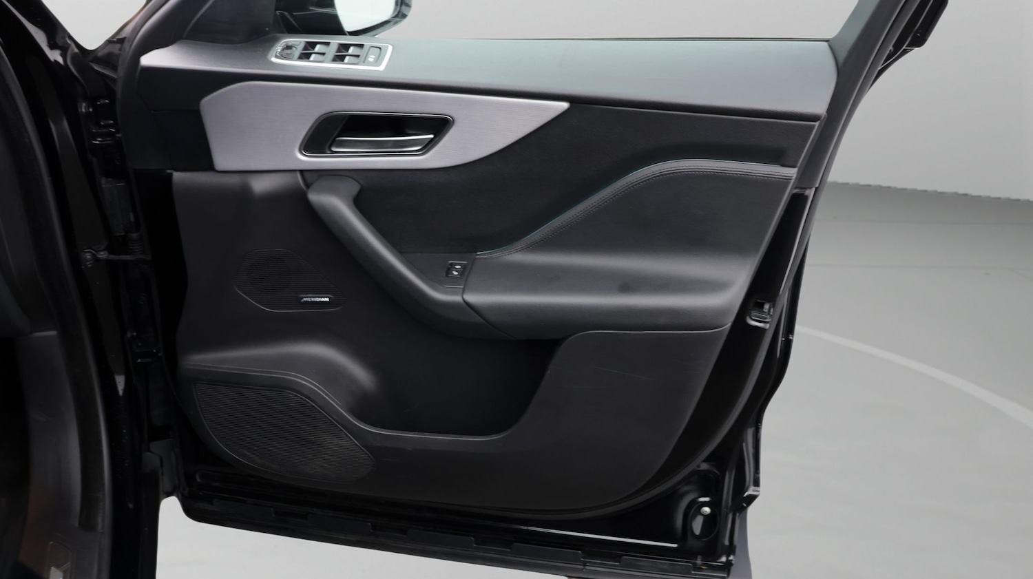 Used Jaguar F-Pace 2020 for sale - 77935922: Photo 15