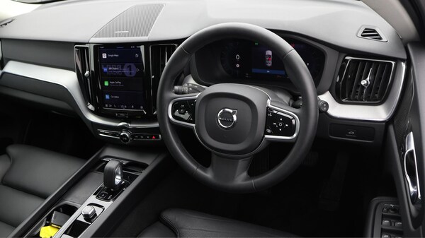 Used Volvo XC60 2022 for sale - 76042127: Photo 10