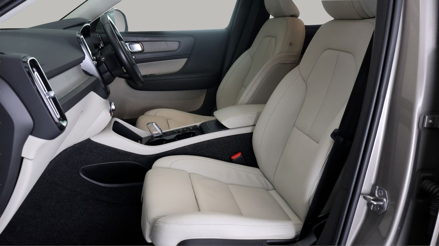 Used Volvo XC40 2021 for sale - 77675816: Photo 14