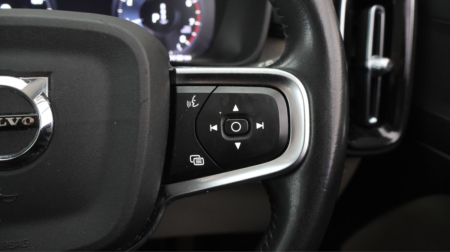 Used Volvo XC40 2021 for sale - 77675816: Photo 24