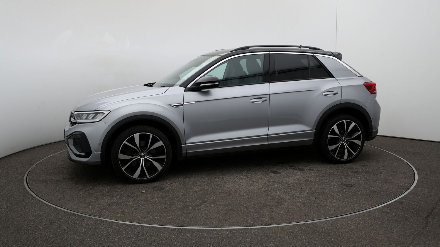 Used Volkswagen T-Roc 2023 for sale - 76906217: Photo 60