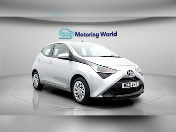 2021 - 1.0 VVT-i X-Play TSS 5dr x-shift