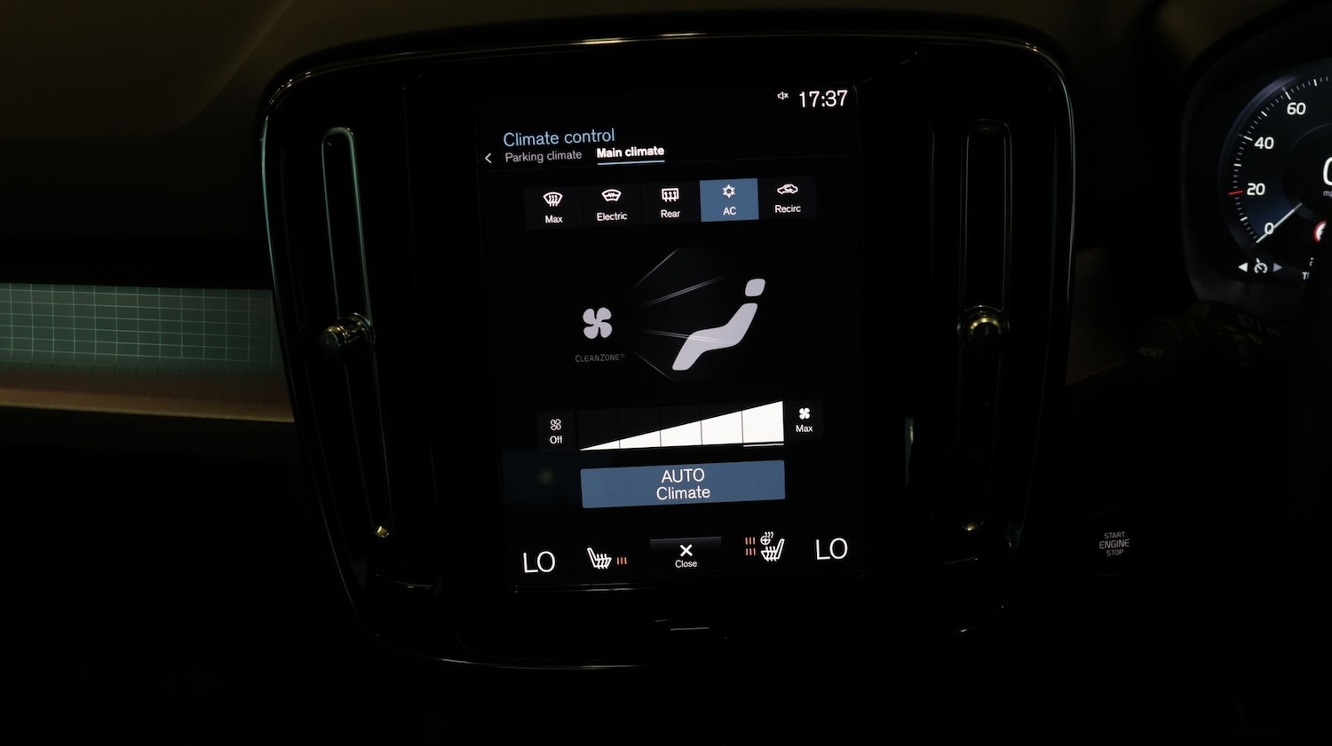 Used Volvo XC40 2023 for sale - 77855115: Photo 12