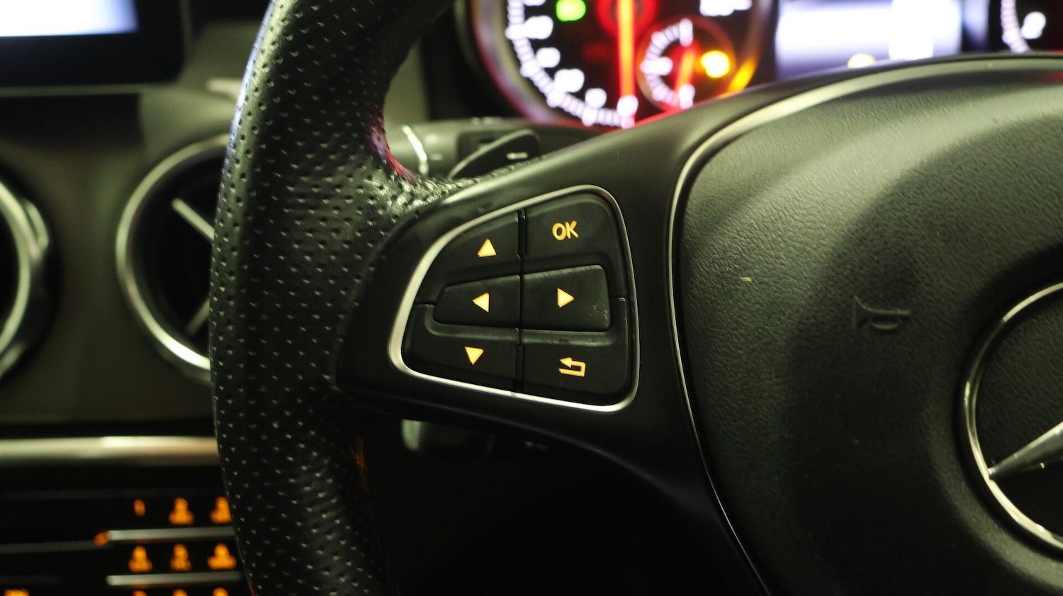 Used Mercedes-Benz GLA 2019 for sale - 76538460: Photo 23