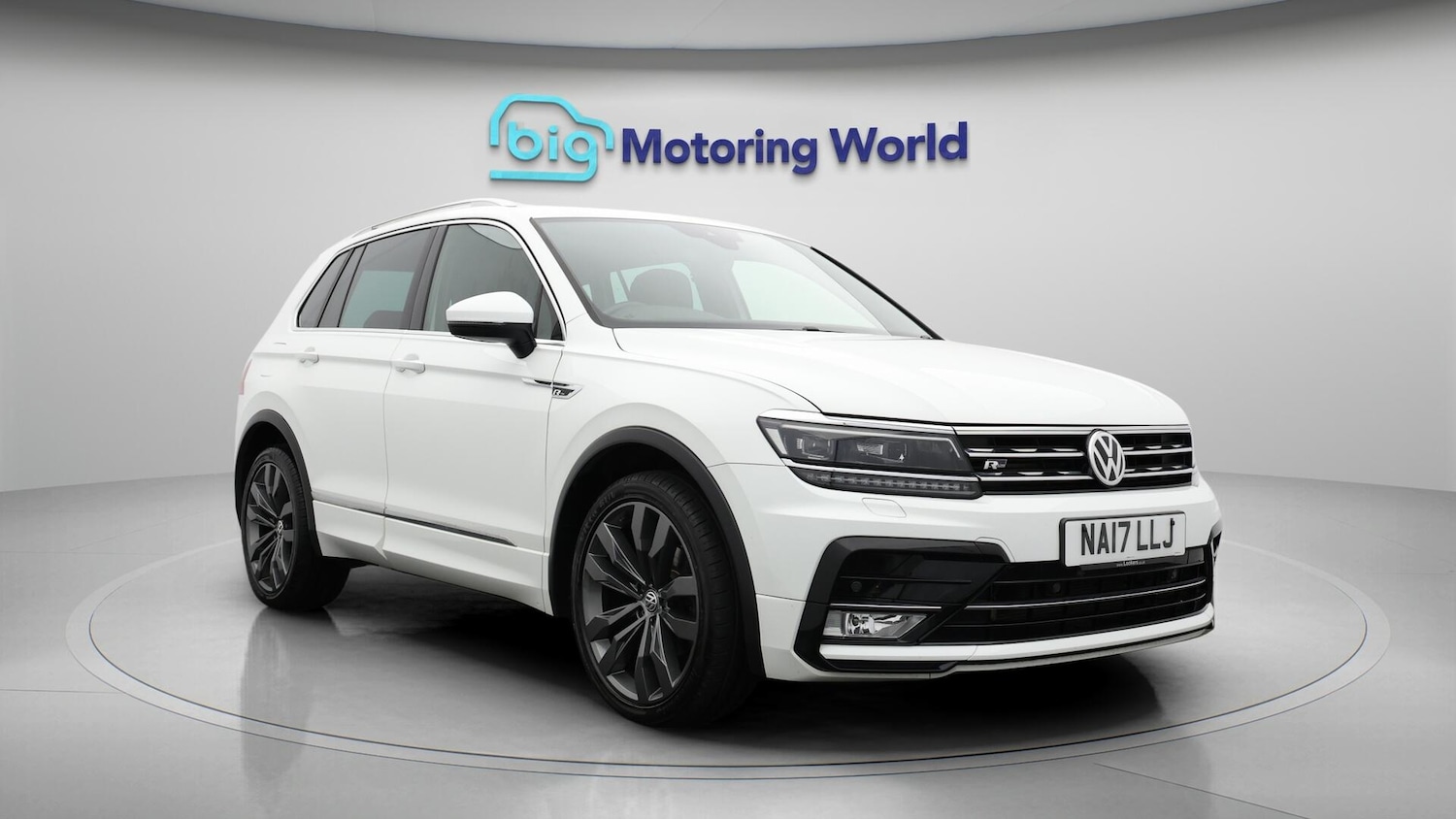 Used Volkswagen Tiguan 2017 for sale - 76634254: Photo 2
