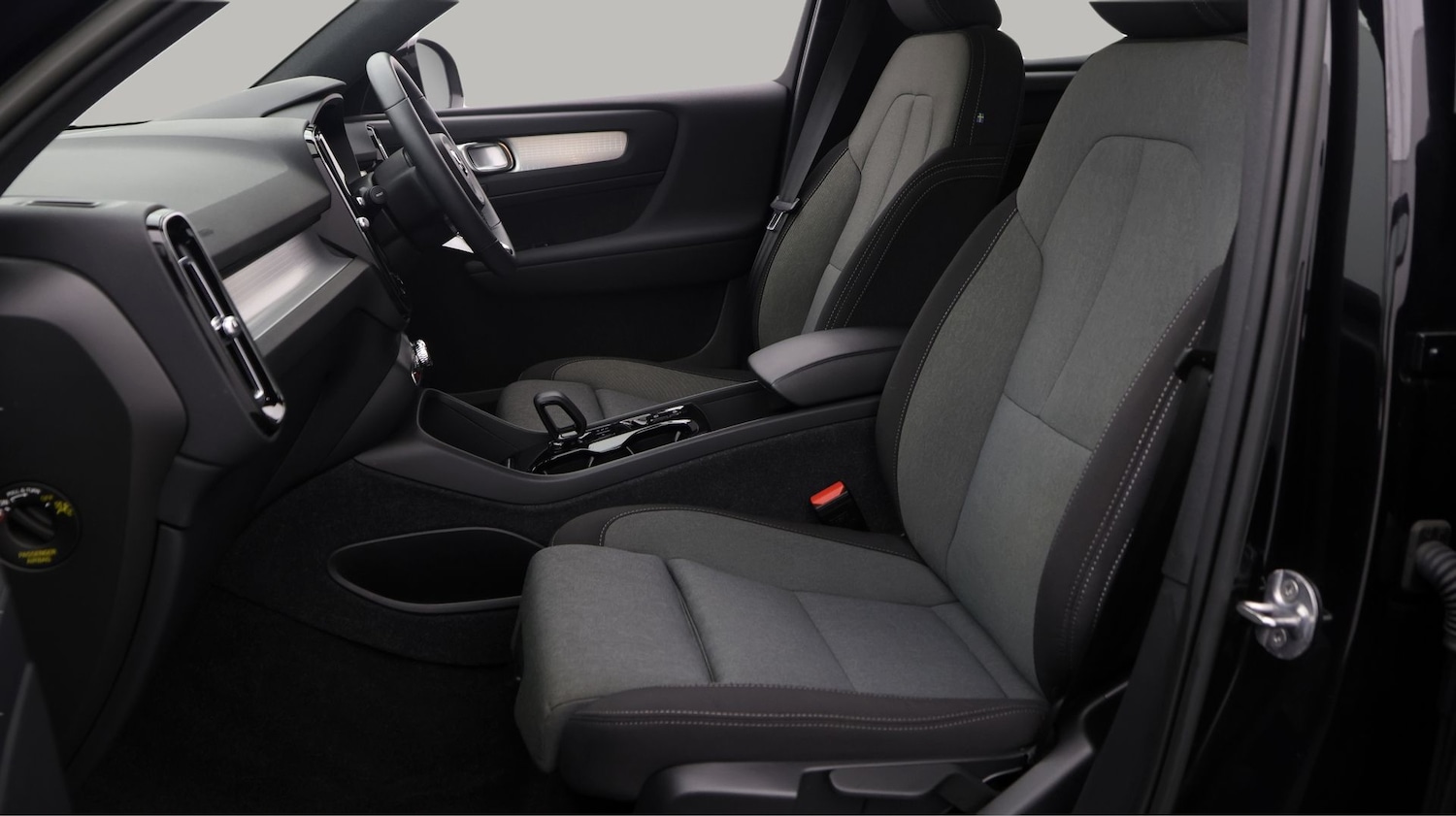 Used Volvo XC40 2023 for sale - 77329333: Photo 14