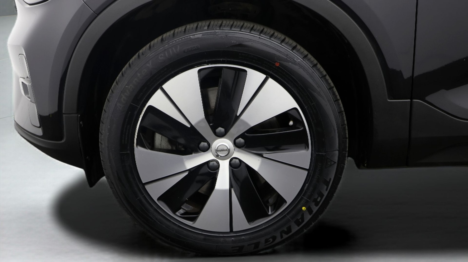 Used Volvo XC40 2023 for sale - 77329333: Photo 18