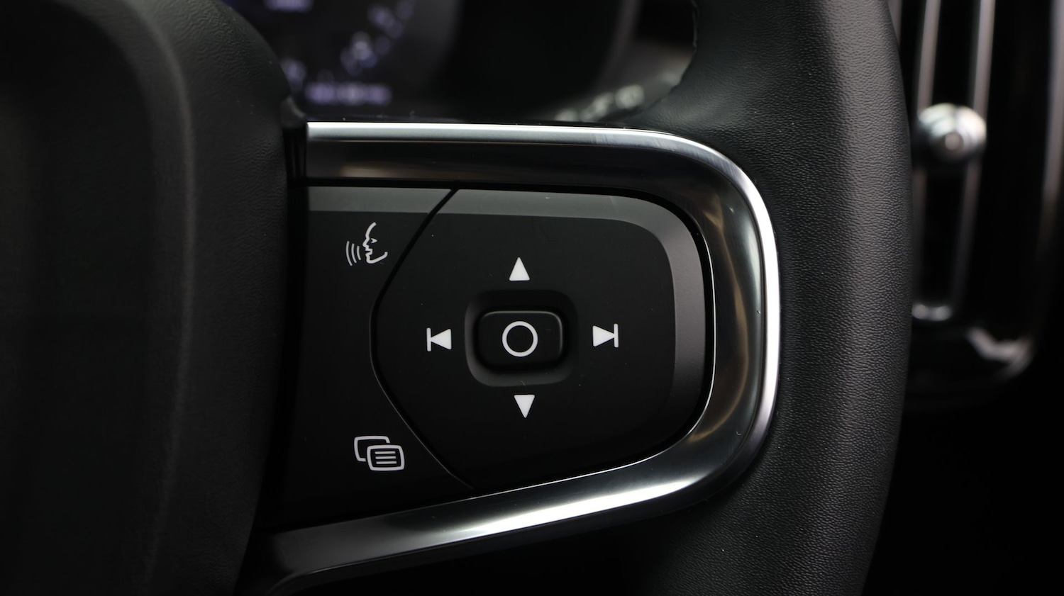 Used Volvo XC40 2023 for sale - 77329333: Photo 20