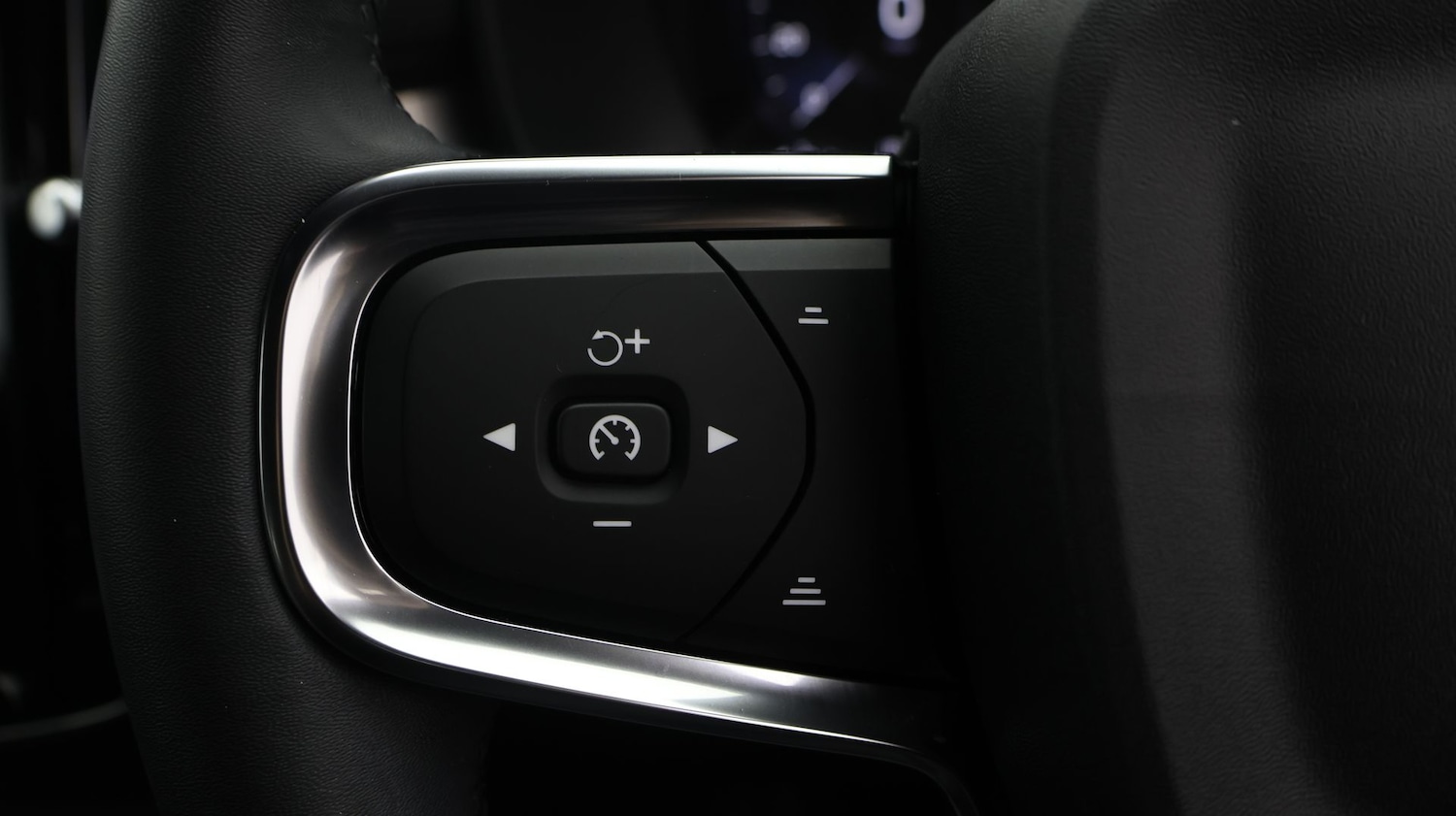 Used Volvo XC40 2023 for sale - 77329333: Photo 22