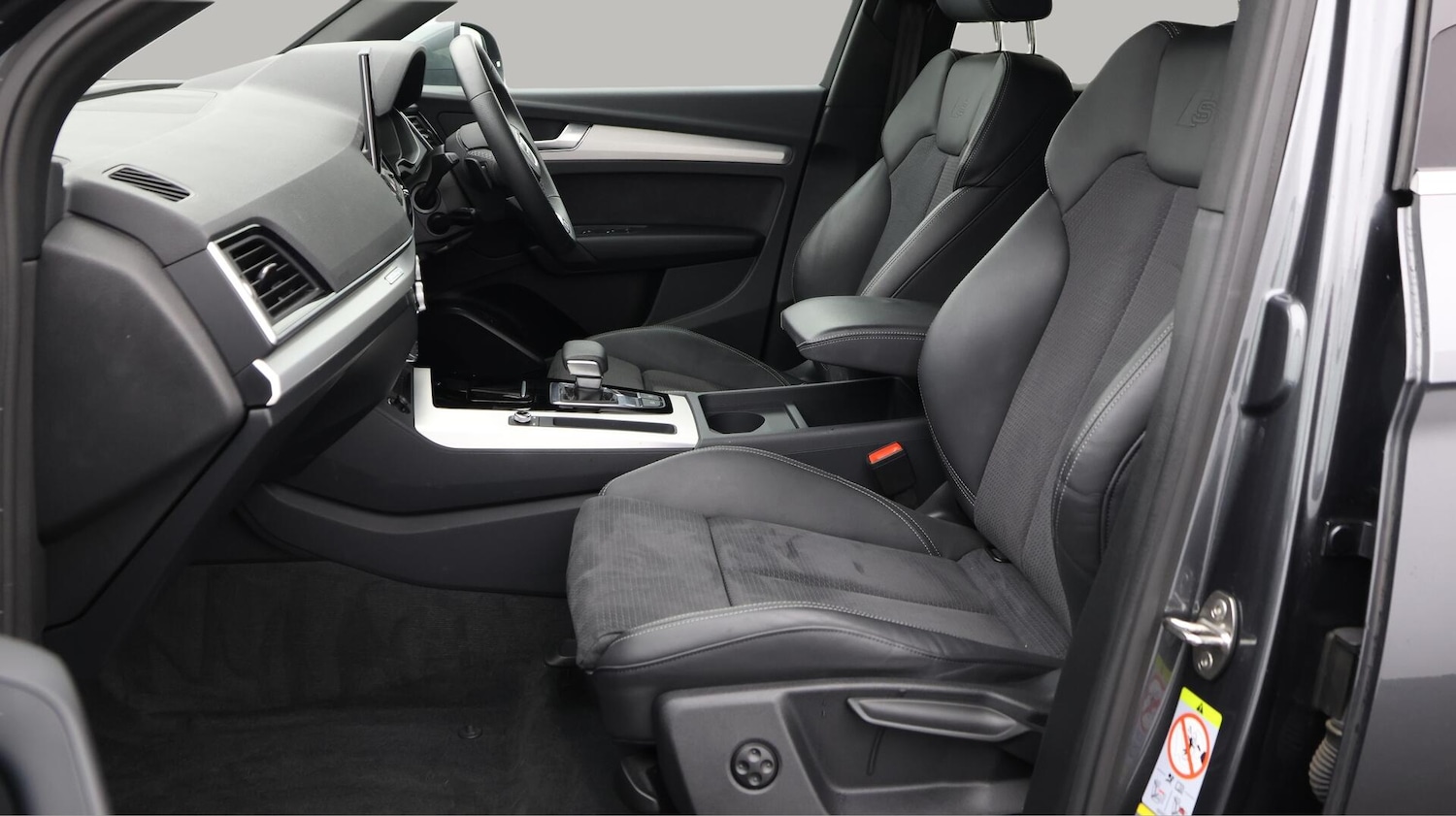 Used Audi Q5 2023 for sale - 76689845: Photo 15