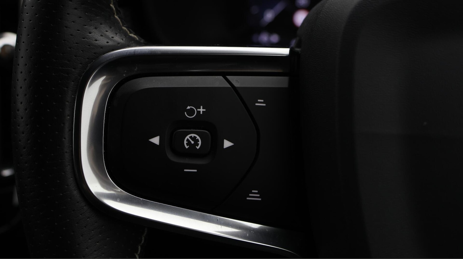 Used Volvo XC40 2019 for sale - 76440877: Photo 24