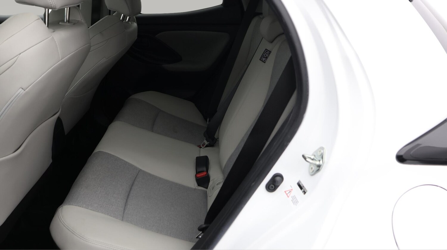 Used Toyota Yaris 2022 for sale - 76433107: Photo 17