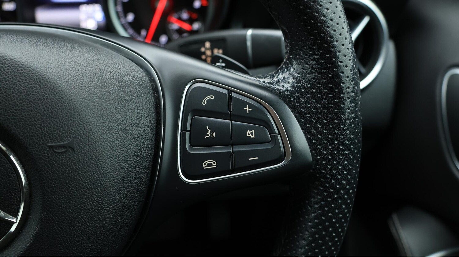 Used Mercedes-Benz GLA 2019 for sale - 76561032: Photo 25