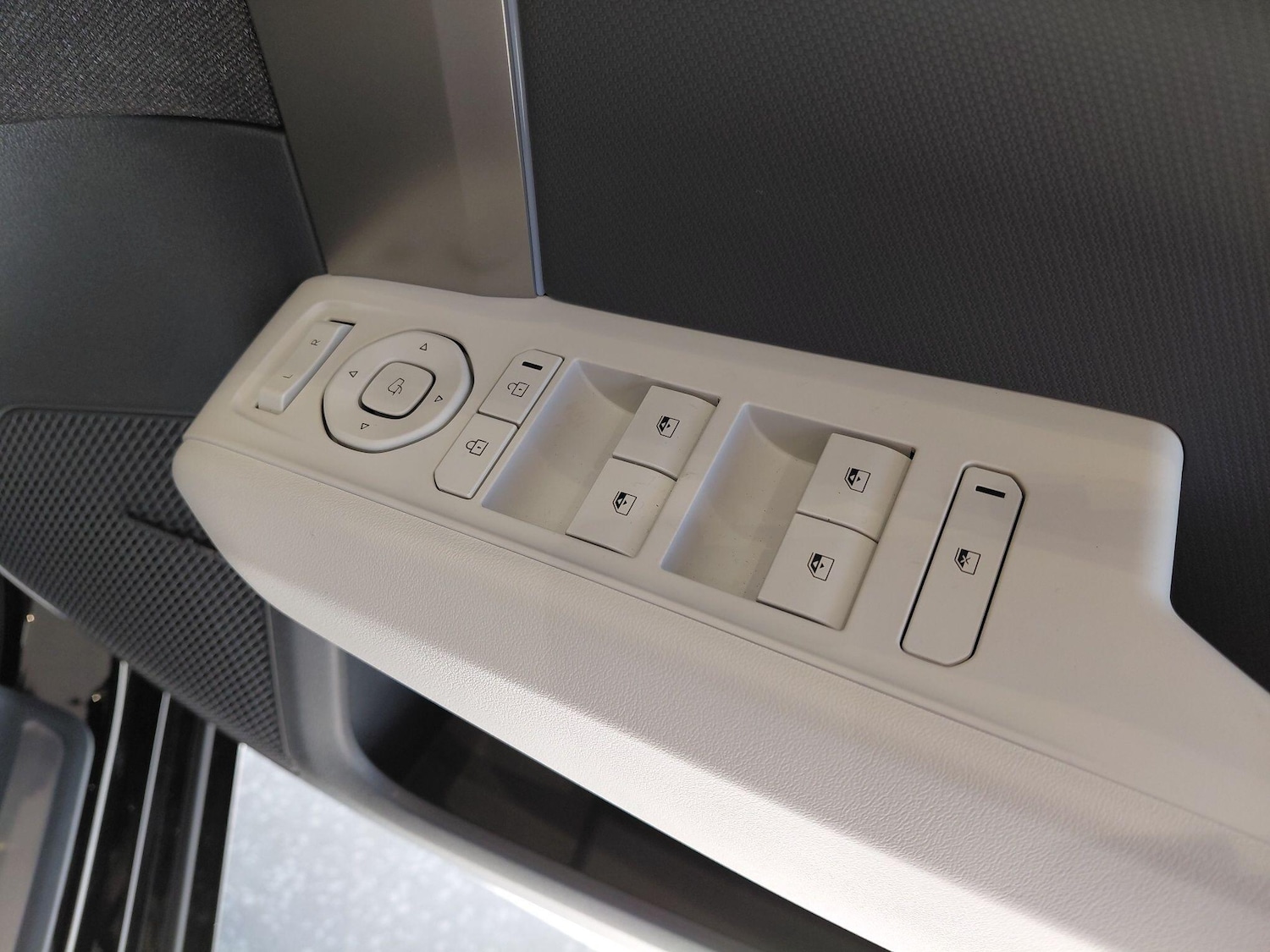 Used Kia EV3 2025 for sale - 76678755: Photo 6