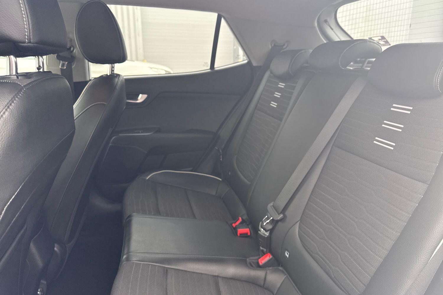 Used Kia Stonic 2024 for sale - 76677578: Photo 19