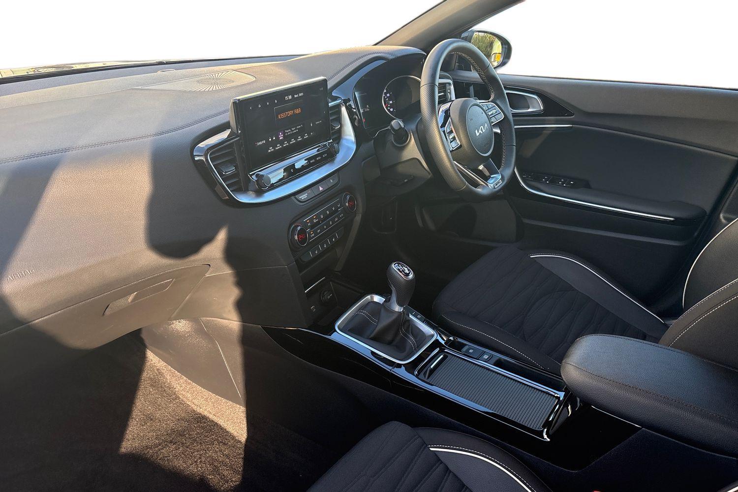 Used Kia XCeed 2025 for sale - 78140381: Photo 2