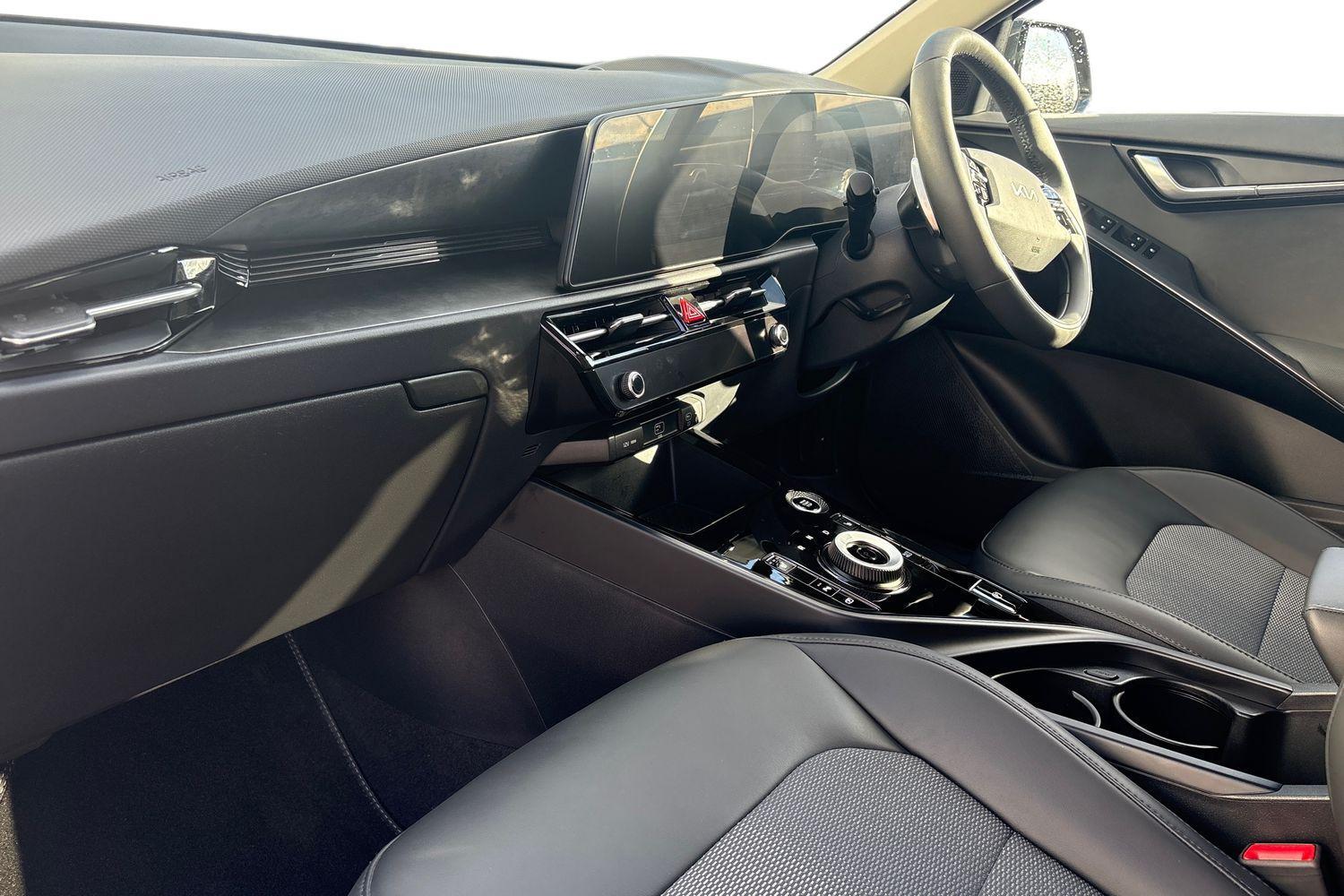 Used Kia Niro 2024 for sale - 76677730: Photo 2