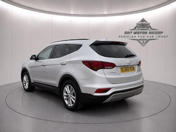 Used Hyundai Santa Fe 2016 for sale - 79582305: Photo