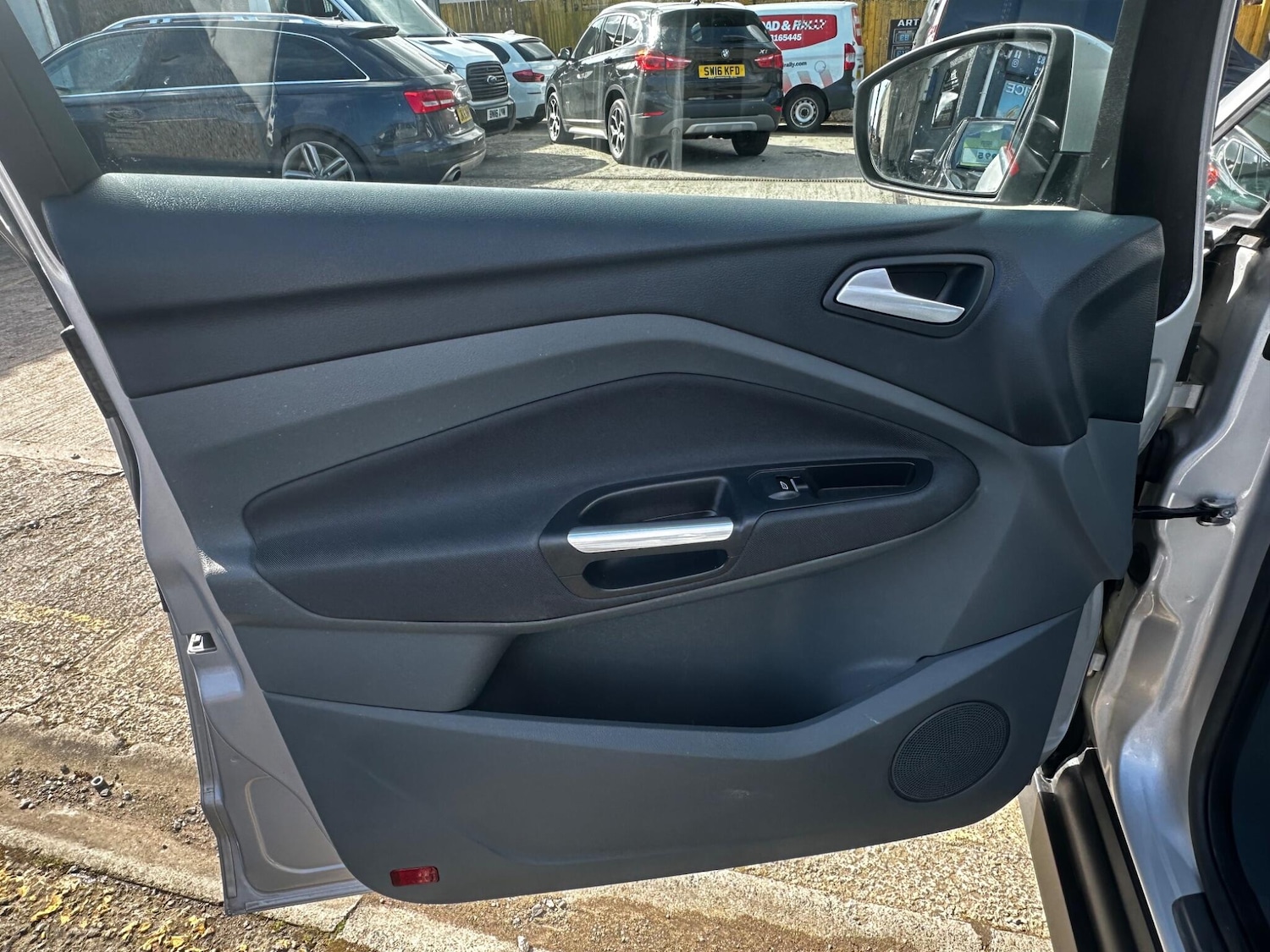 Used Ford C-Max 2015 for sale - 78053670: Photo 28