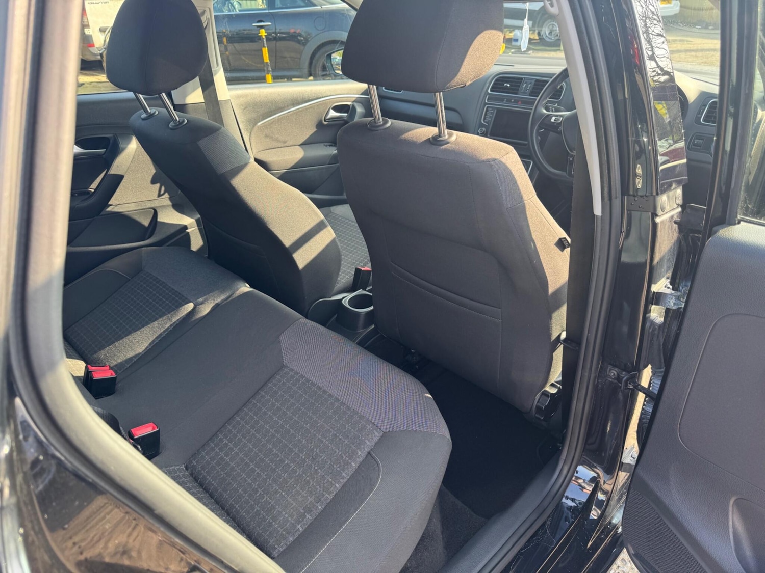 Used Volkswagen Polo 2015 for sale - 77976133: Photo 25