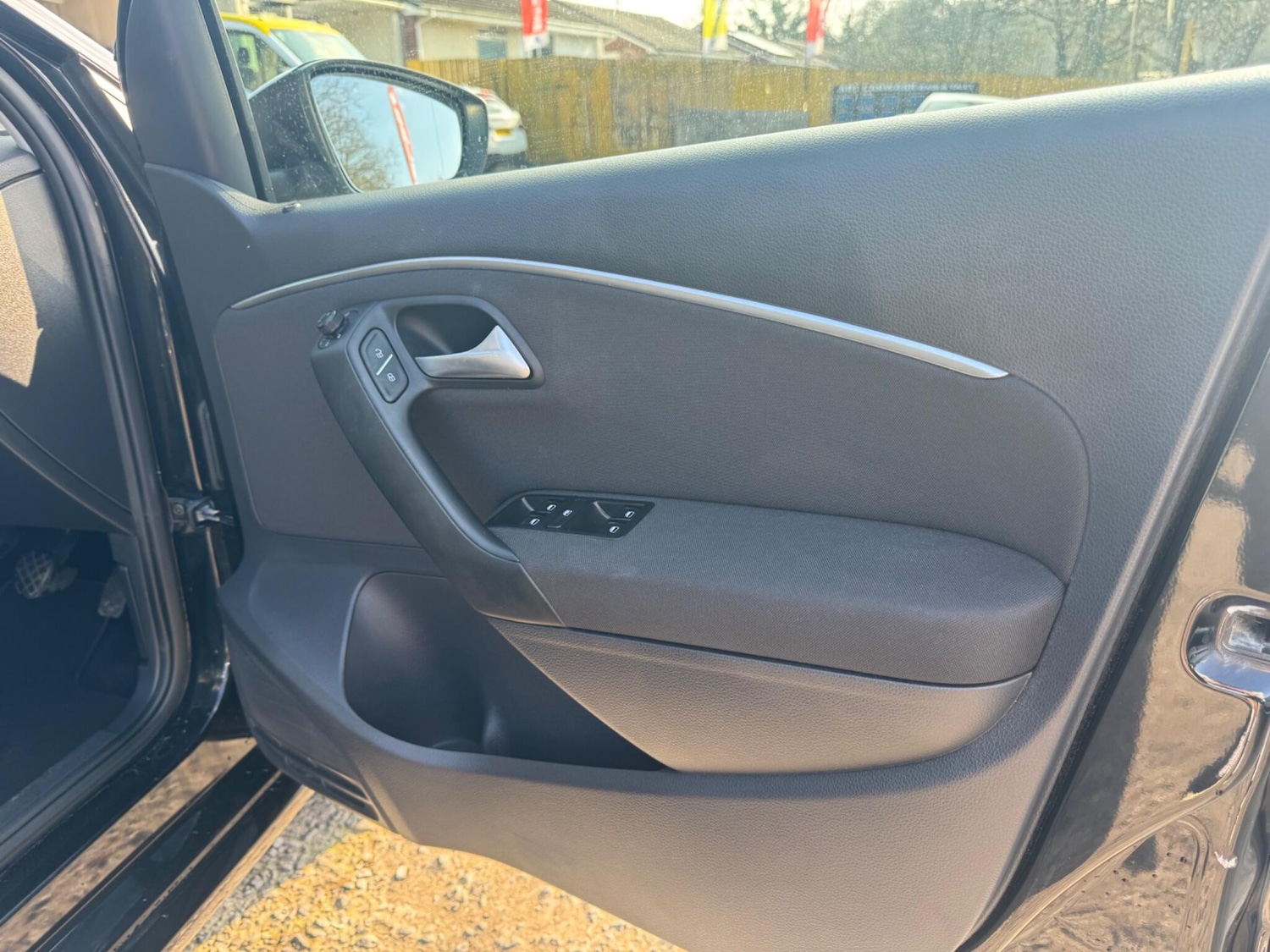 Used Volkswagen Polo 2015 for sale - 77976133: Photo 27