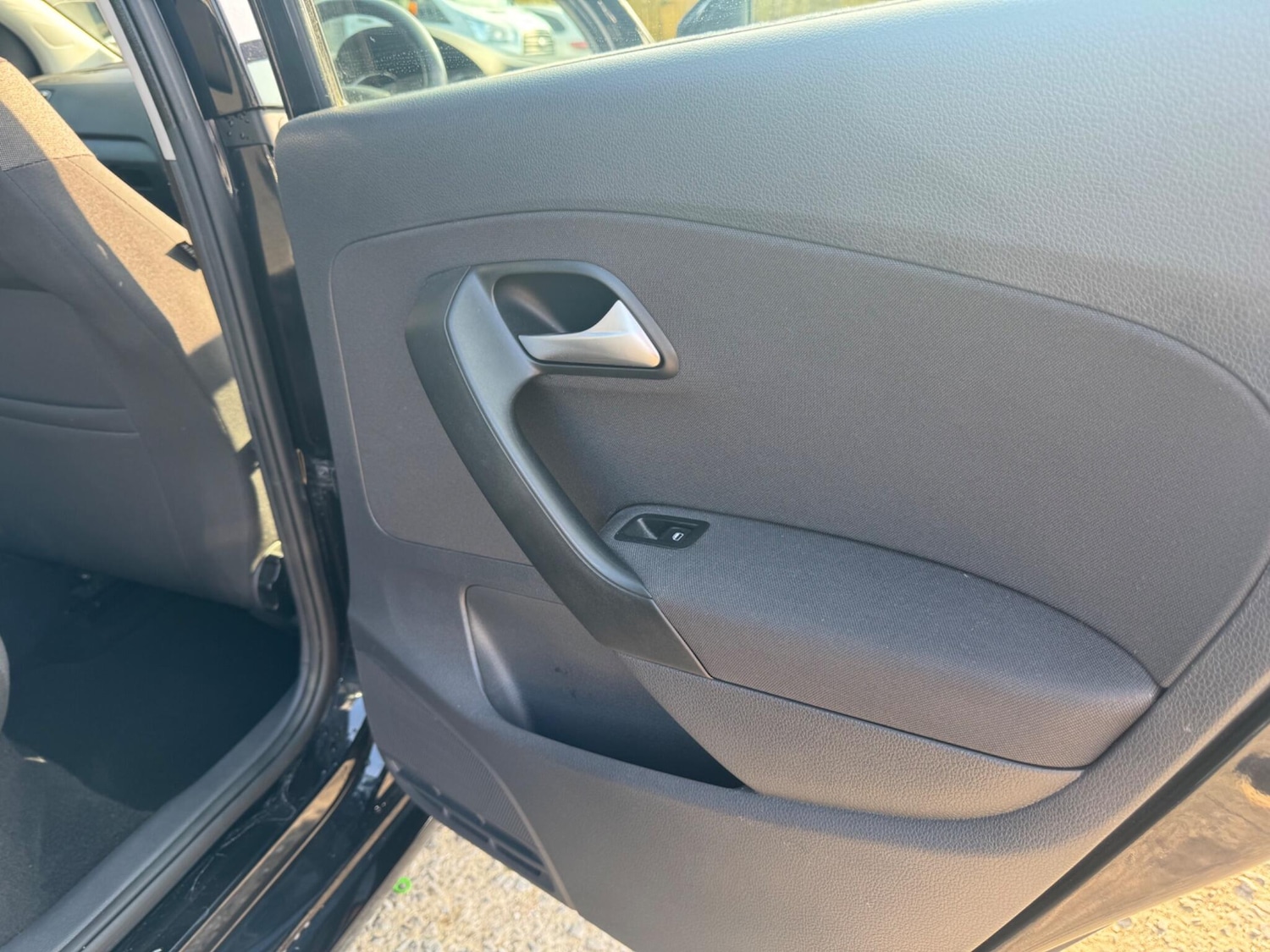 Used Volkswagen Polo 2015 for sale - 77976133: Photo 28