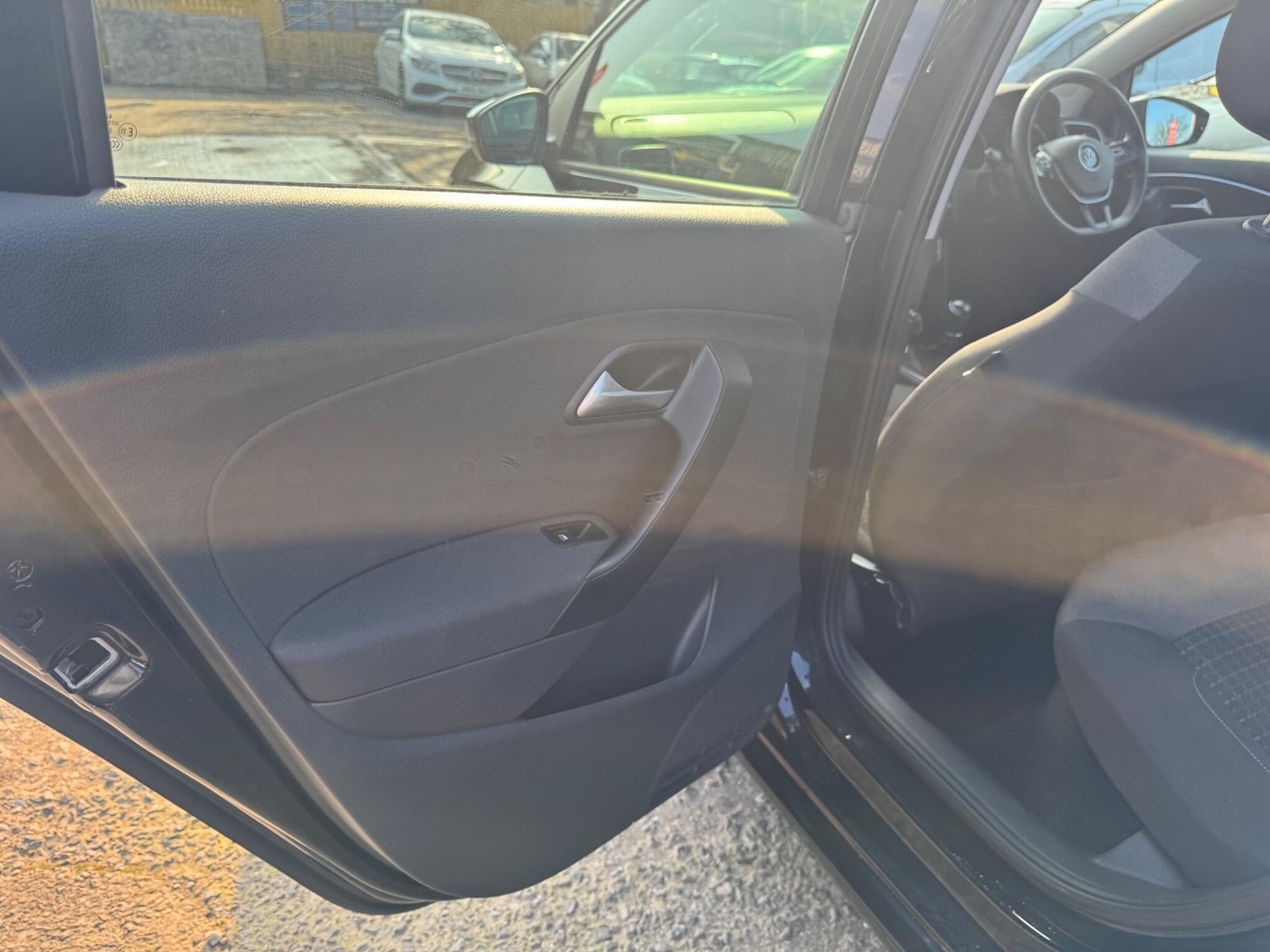 Used Volkswagen Polo 2015 for sale - 77976133: Photo 29