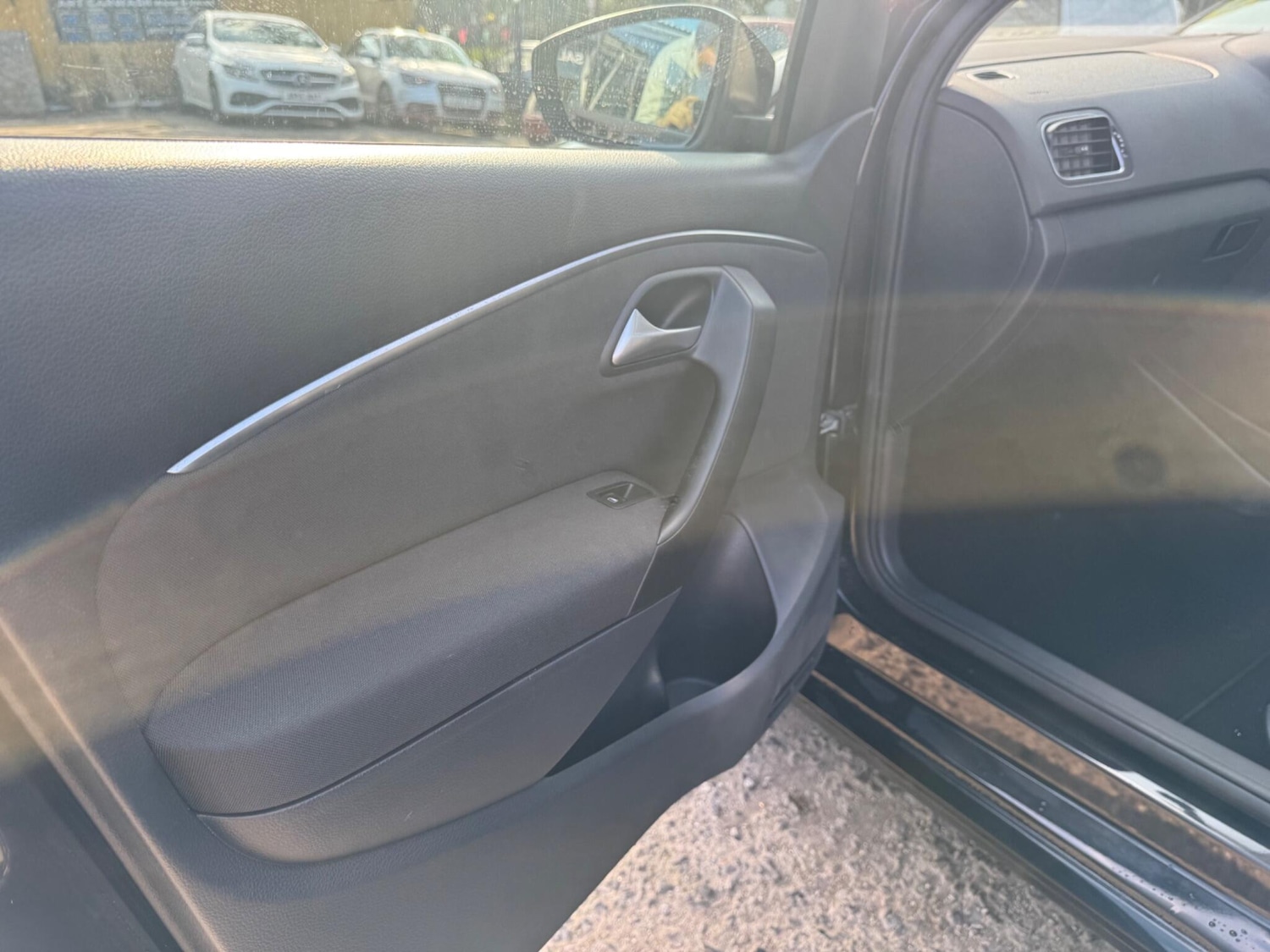 Used Volkswagen Polo 2015 for sale - 77976133: Photo 30