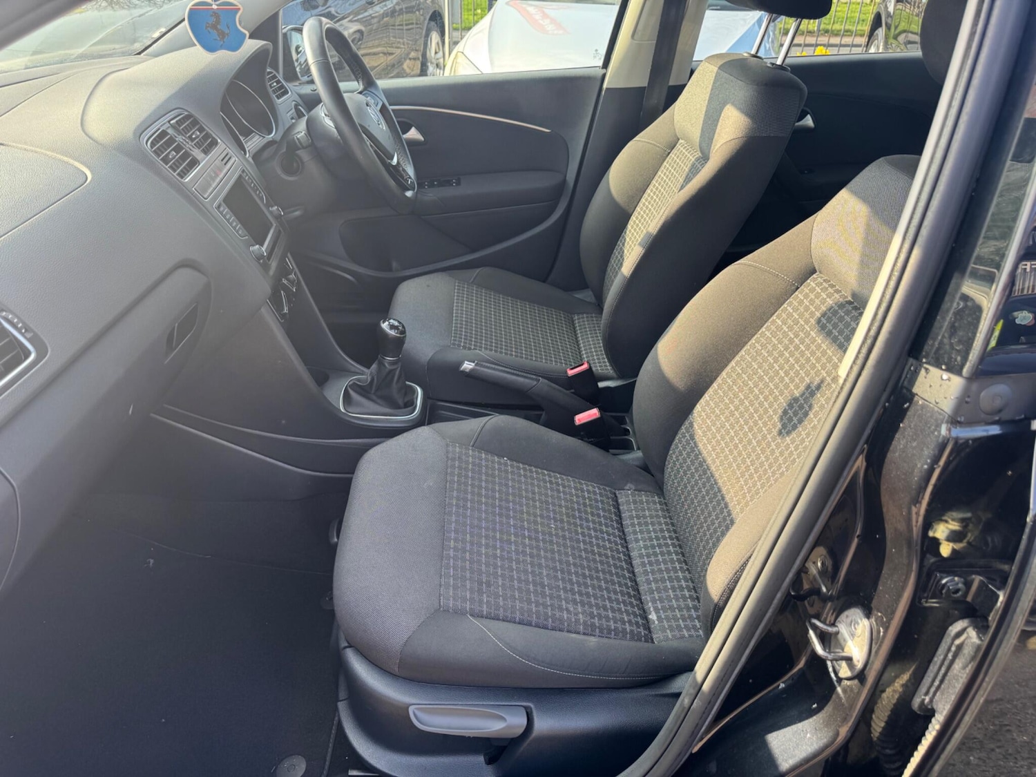 Used Volkswagen Polo 2015 for sale - 77976133: Photo 42