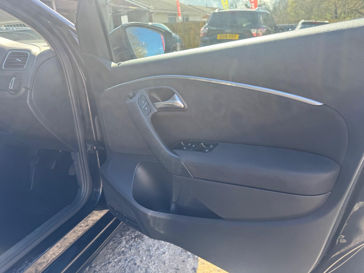 Used Volkswagen Polo for sale - 78122259: Photo 28