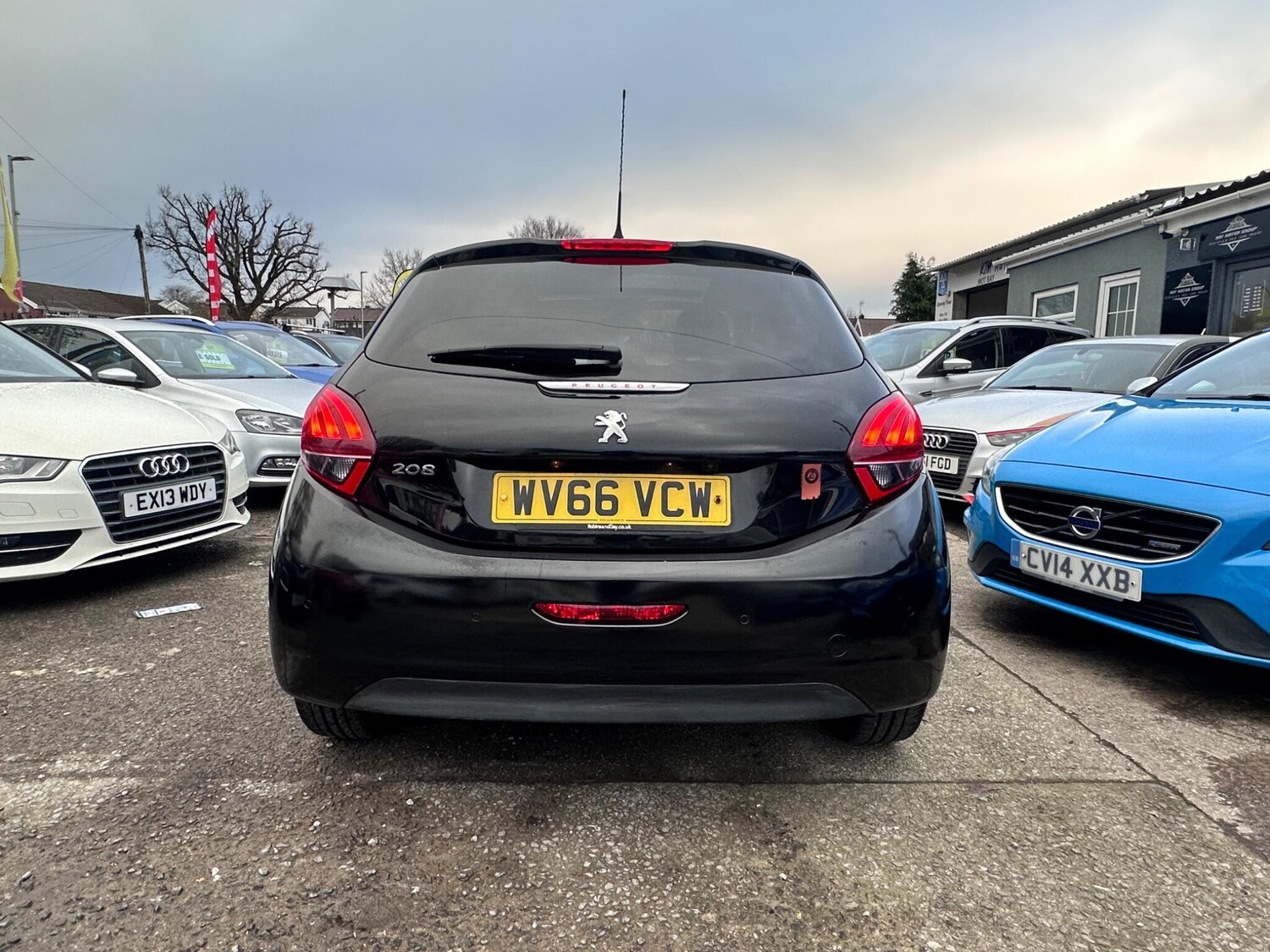 Used Peugeot 208 2016 for sale - 77764268: Photo 11