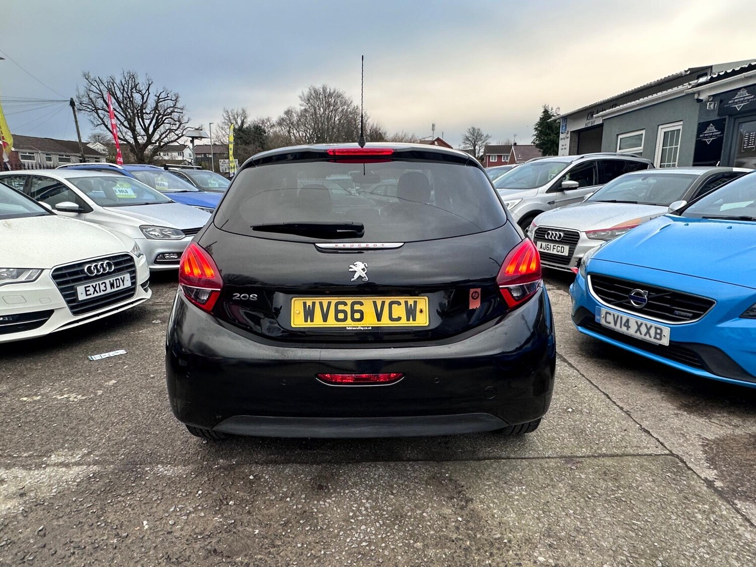 Used Peugeot 208 2016 for sale - 77764268: Photo 12