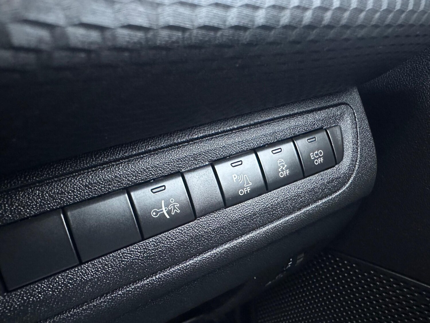 Used Peugeot 208 2016 for sale - 77764268: Photo 21