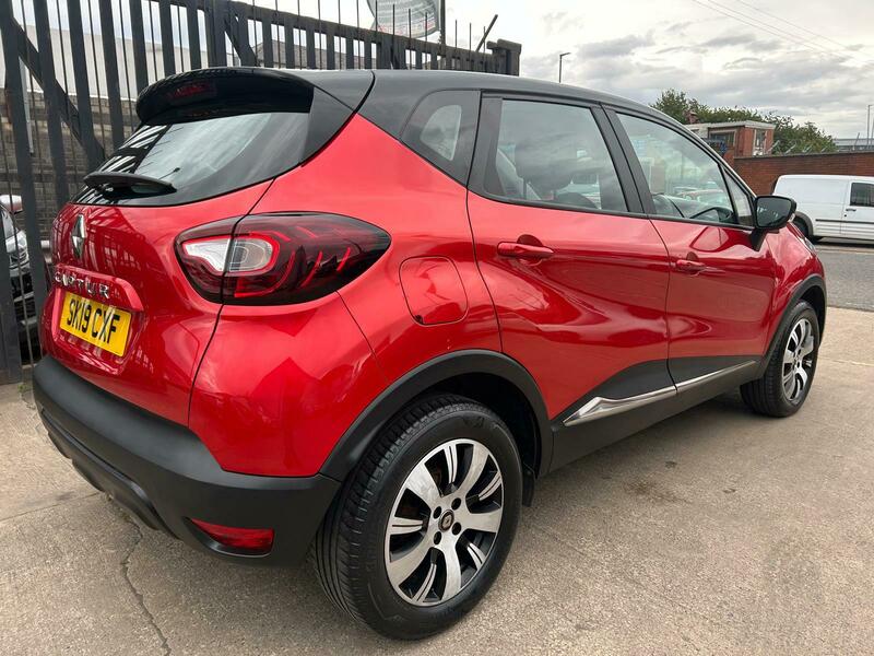 Used Renault Captur 2019 for sale - 76500570: Photo 2