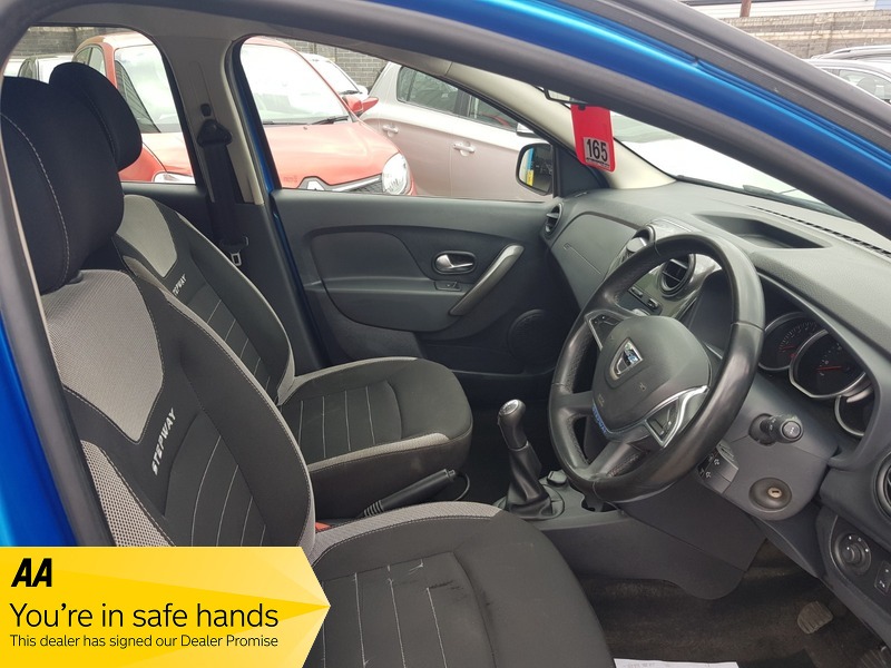 Used Dacia Sandero Stepway 2017 for sale - 76500548: Photo 11