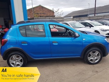 Used Dacia Sandero Stepway 2017 for sale - 76500548: Photo